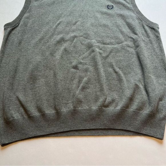 Chaps Men's Cotton Sweater Vest V-neck Gray with Navy blue logo Size XL - Picture 6 of 8